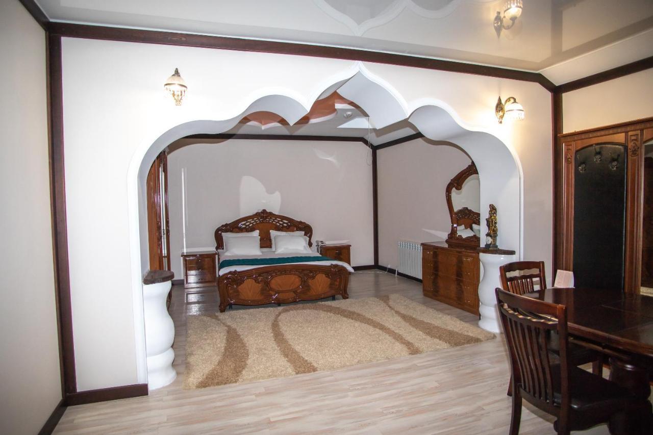 Budget Hotel Victoriya Tjoemen Buitenkant foto